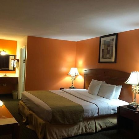 Oyo Hotel Richmond Hill Savannah Area I-95 Ngoại thất bức ảnh